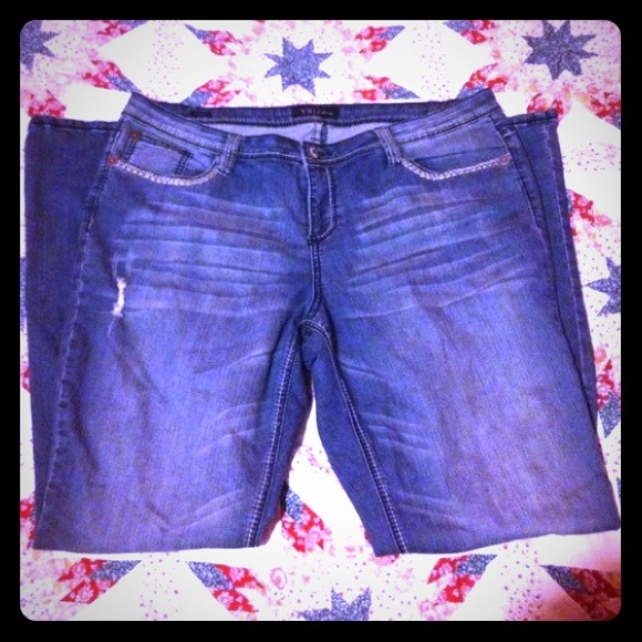 (TRADE FOR @kerriedc) Lightly Distressed YMI Jeans