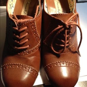American eagle Oxford heels