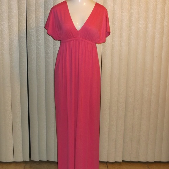 Dresses & Skirts - @alianacarr Pink medium Maxi dress