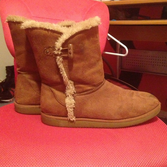 Short length tan boots