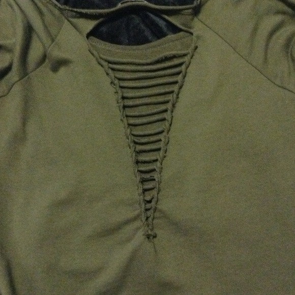 Green top..,, - Picture 2 of 2