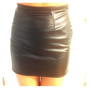 Leather body con skirt: size 00