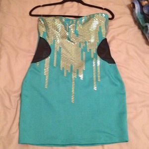 Strapless dress!!! Never been used!!!