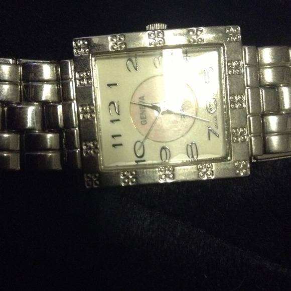 Watch - Picture 2 of 4