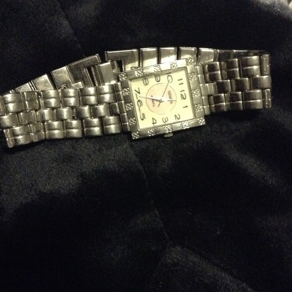 Watch - Picture 4 of 4