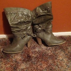 Green leather high heal boots with zipper