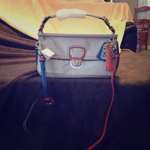 Beautiful Coach handbag NWT and dust bag!