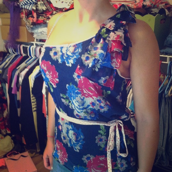 Navy floral Abercrombie and Fitch fashion tank - Picture 1 of 3