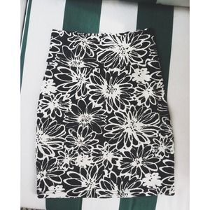 NEVER WORN Forever 21 High-Waisted Floral Skirt