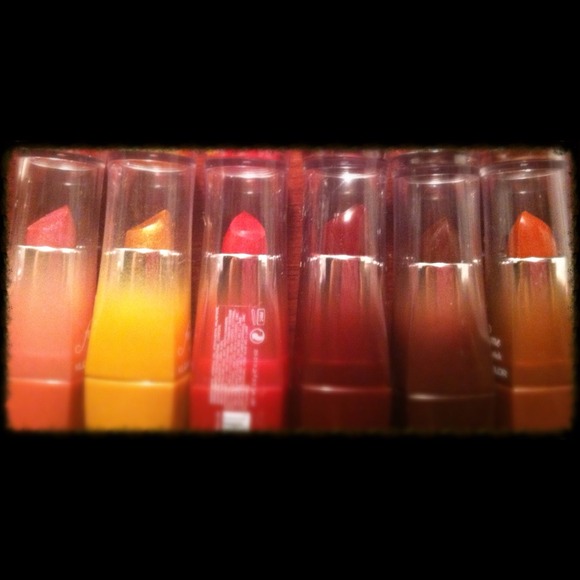 Femme smooth and shinny lip colors. (NEW) - Picture 2 of 3