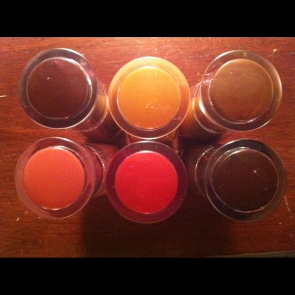 Femme smooth and shinny lip colors. (NEW) - Picture 3 of 3