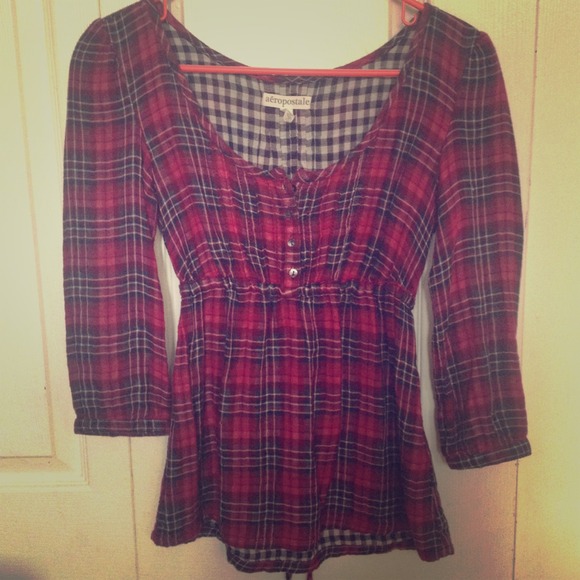 New, 3/4 sleeves plaid top!!!