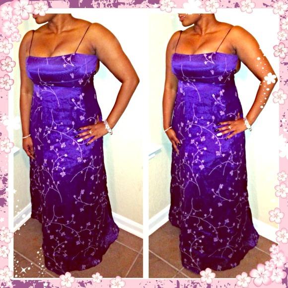 ⬇️💜Beautiful purple evening gown💜