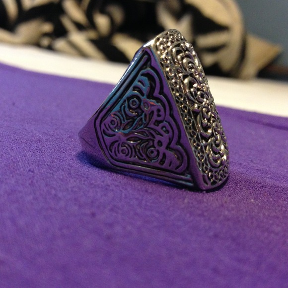 Silver statement ring - Picture 2 of 3