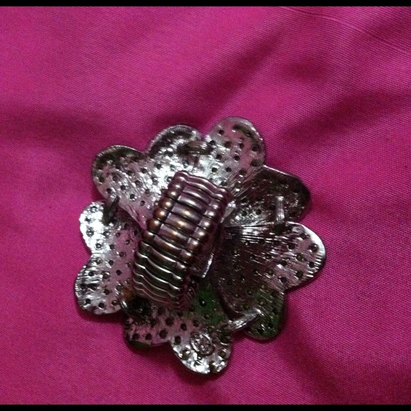 Silver flower iced out diamond ring - Picture 2 of 2