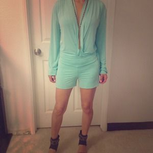 Beautiful mint color jumper