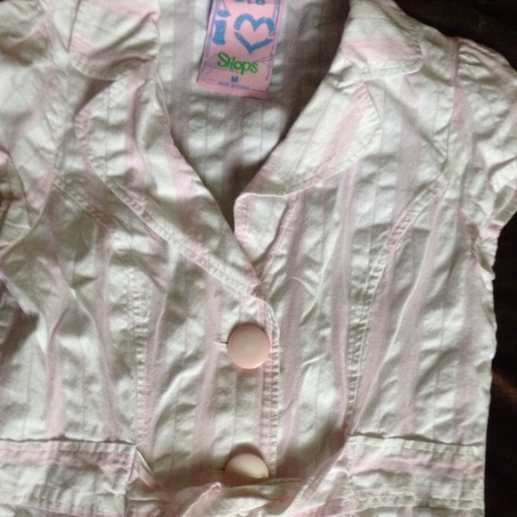 White top - Picture 2 of 2