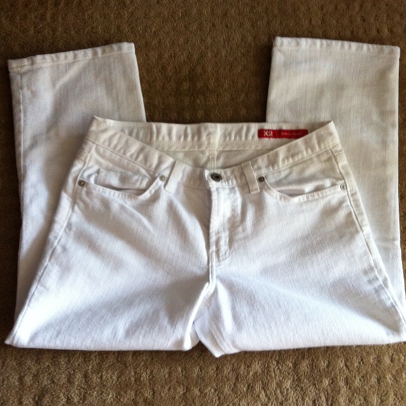 Express white capris