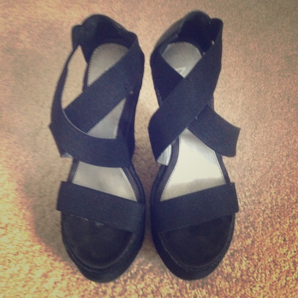 Mia black strappy wedges
