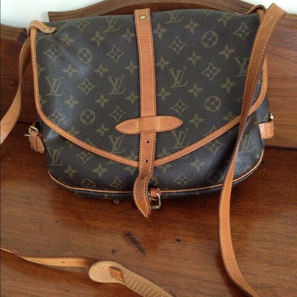 Reduced!Authentic Loius vuitton monogram Saumur 30