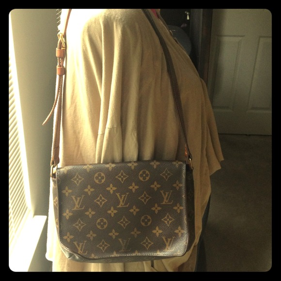 Authentic- Musette Louis Vuitton bag
