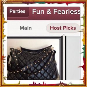 👏👏YAY👏👏 HOST PICK!! 👏👏Black brandless purse