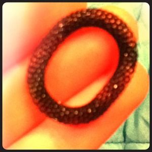 Circular mesh black ring