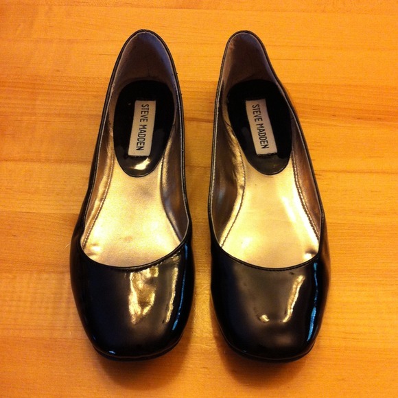 ❤️SOLD❤️Steve Madden Black Patten Leather Flats