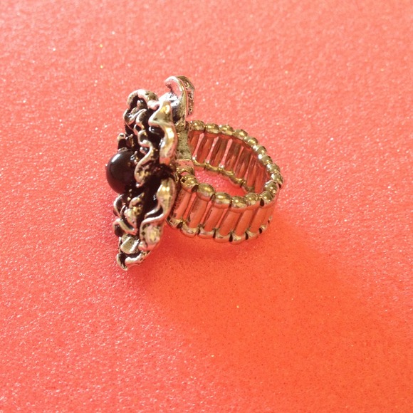 Ring - Picture 2 of 2