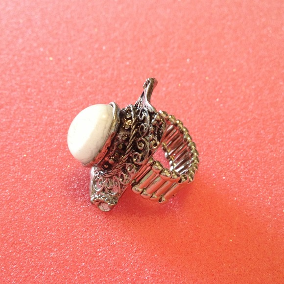 Ring - Picture 2 of 2