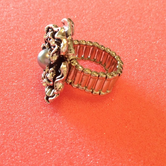 Ring - Picture 2 of 2