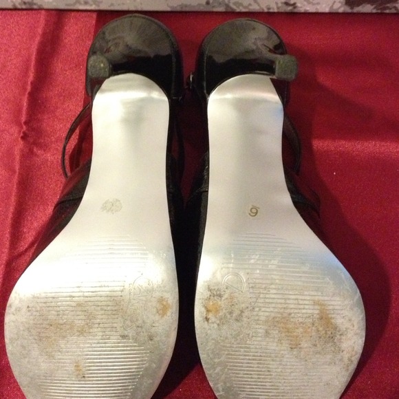 SALE! Carlos Black Patent Heels - Picture 3 of 4