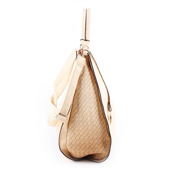 👜SOLD👜 Ladies cream colored tote - Picture 2 of 4