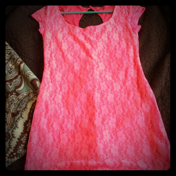HOT pink cap sleeve keyhole back lace party dress