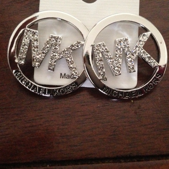 ⛔SOLD⛔. MK studded earrings - Picture 1 of 1