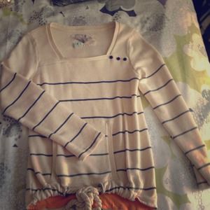 Comfortable sweater with rope tie in front👌