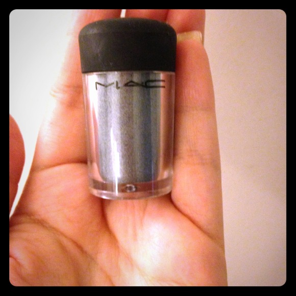 🔘SOLD🔘 MAC pigment color JUXT A31 TESTED ONCE