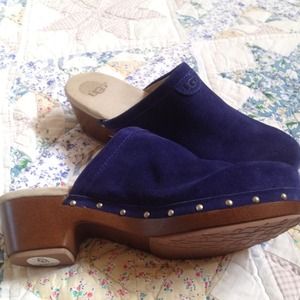 Purplish/blue suede Ugg clogs