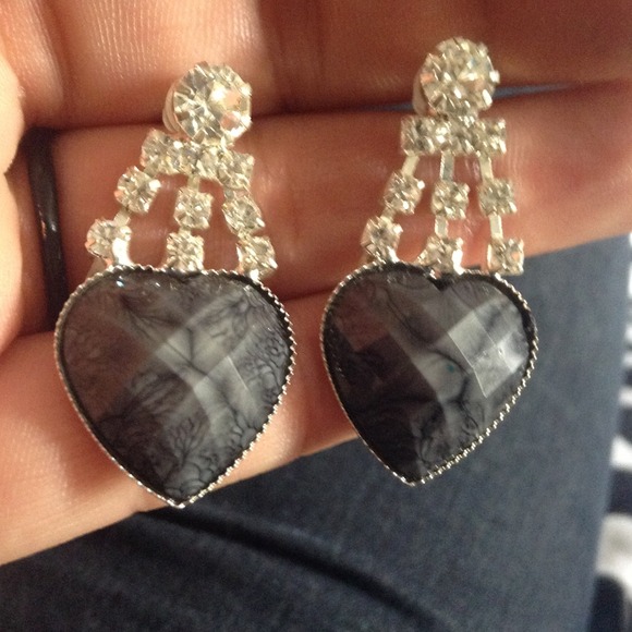 Earrings - Picture 2 of 3