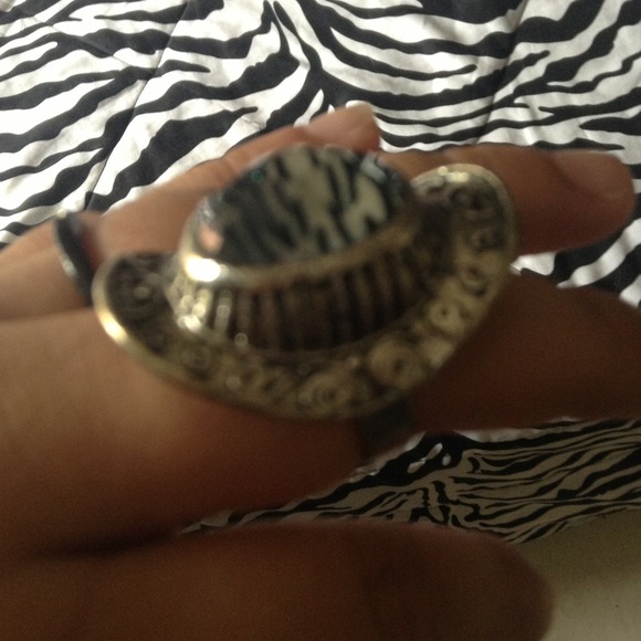 Ring - Picture 2 of 3