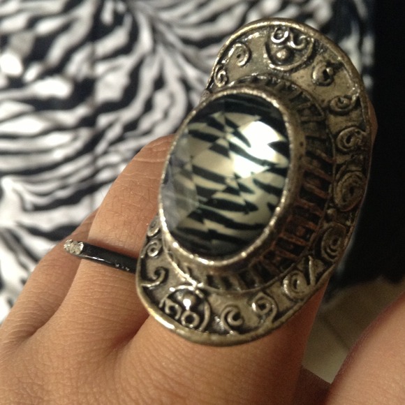 Ring - Picture 3 of 3
