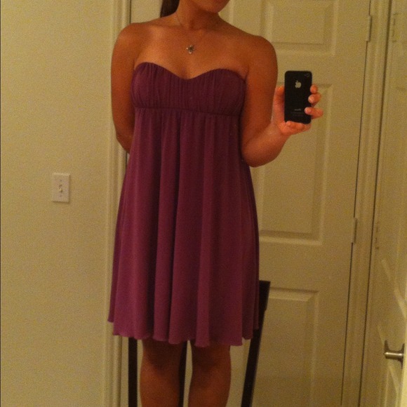 💢SOLD!💢Purple strapless flowy mini dress - Picture 3 of 3