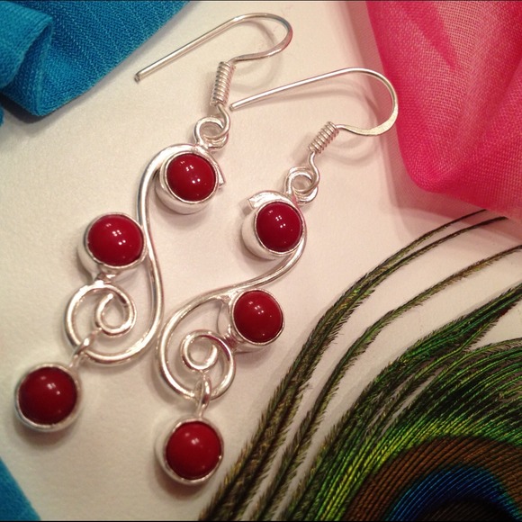 ❤❤Natural Coral dangle earrings ❤❤