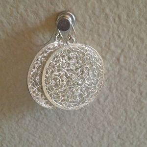 🌟Silver circle earrings with design