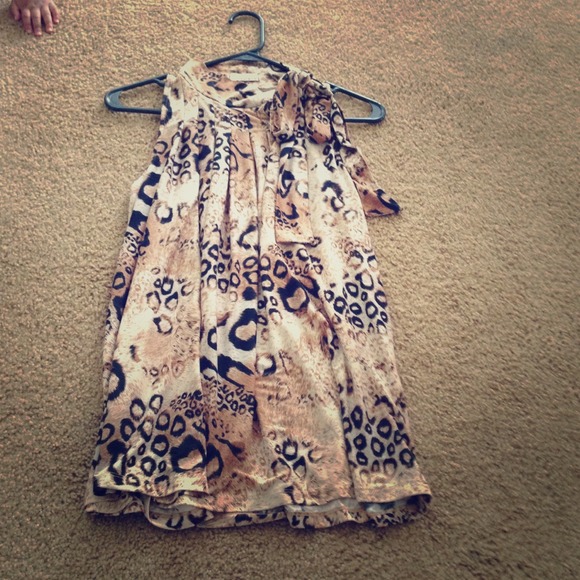 🚫Sold in bundle🚫 Leopard shirt