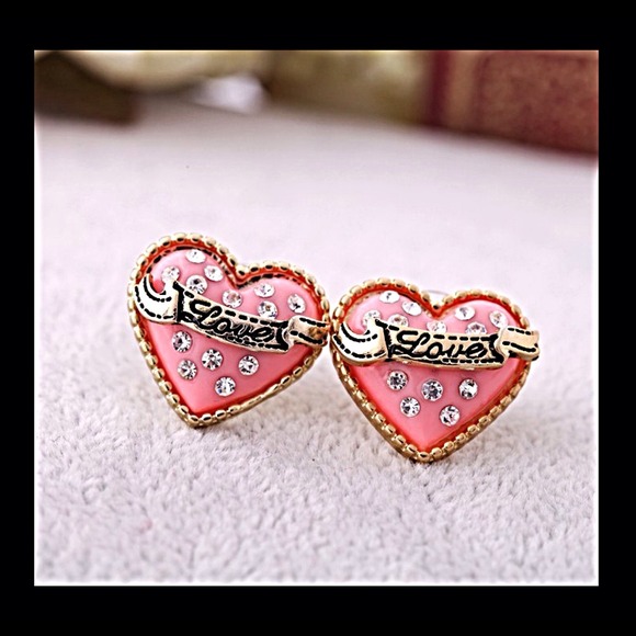 BETSEY JOHNSON Jewelry - 🎉HostPick🎉BNWT BETSEY JOHNSON PUFF HEART EARRING