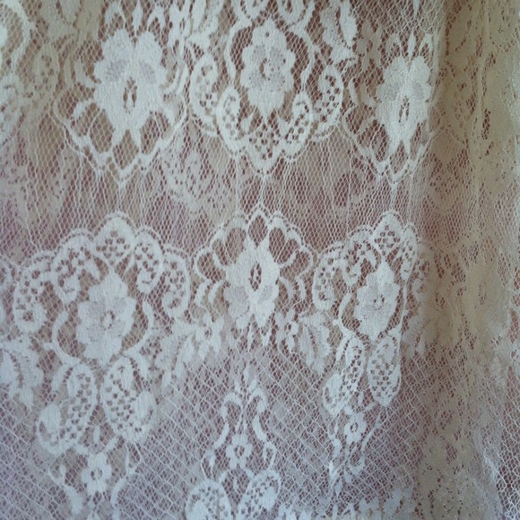 Lace Off-white Top - Picture 2 of 3