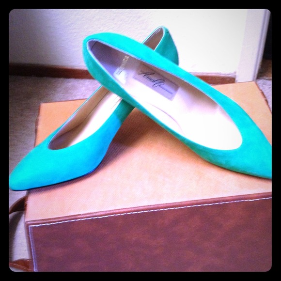 Beautiful Vintage Kelly Green pumps. Never worn. - Picture 1 of 4