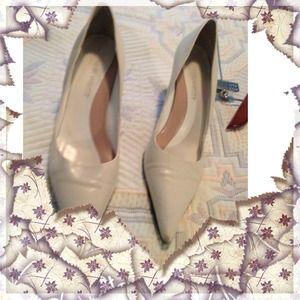 Cream color pumps