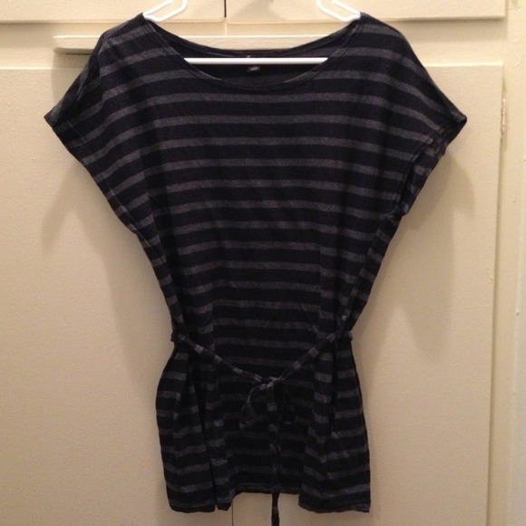 "TRADED" Gray and dark blue striped top